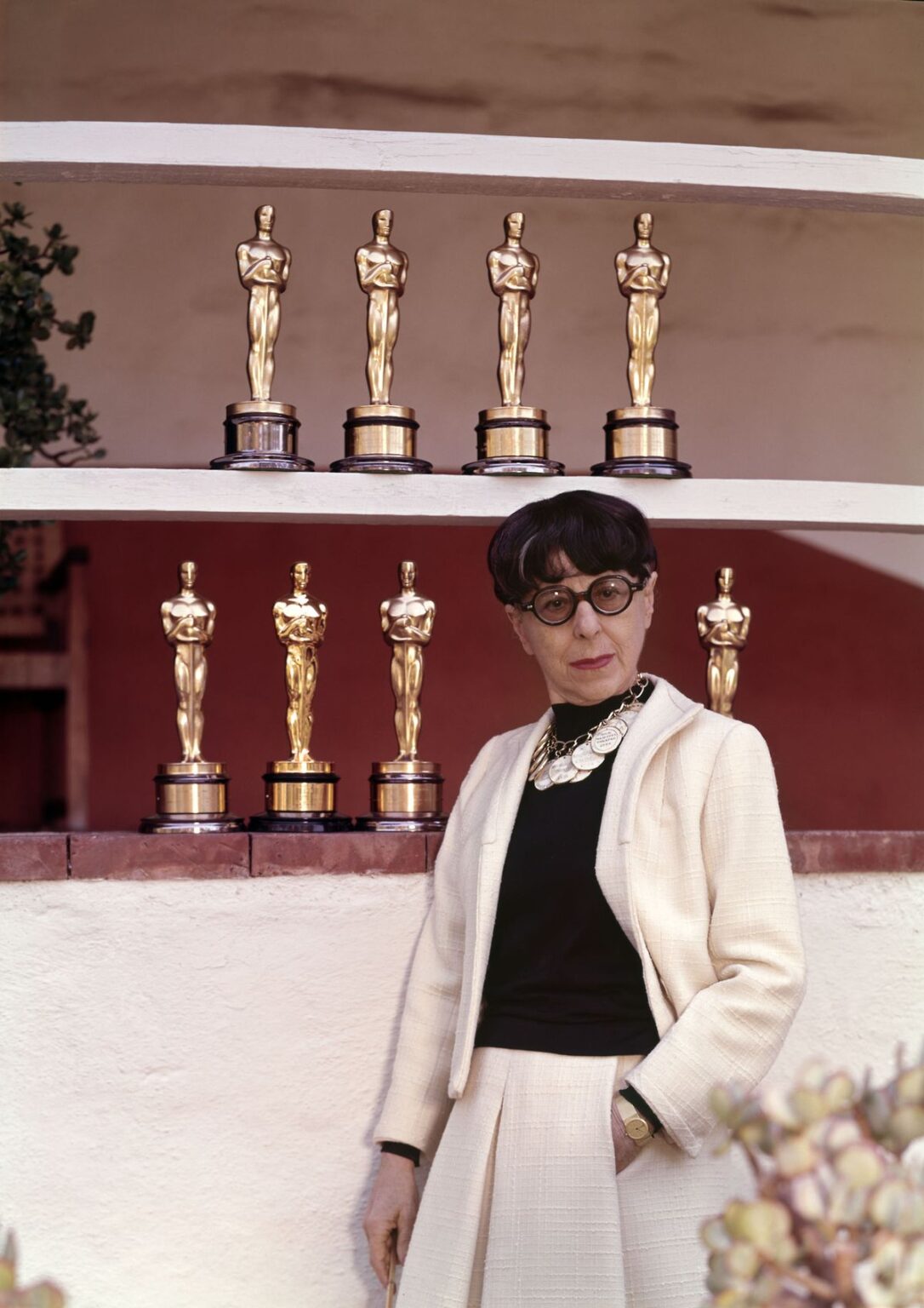 edith-head-how-the-queen-of-costumes-influenced-hollywood-style-los