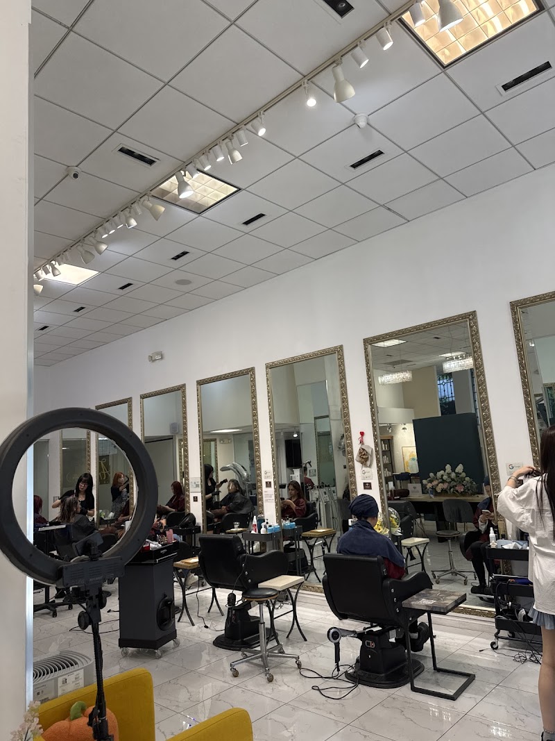 Arianna Hair Boutique