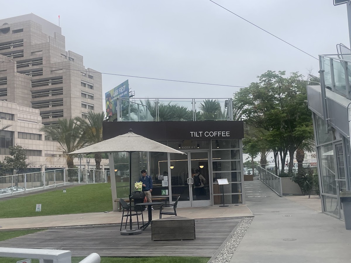 Tilt Coffee Bar — Cafe